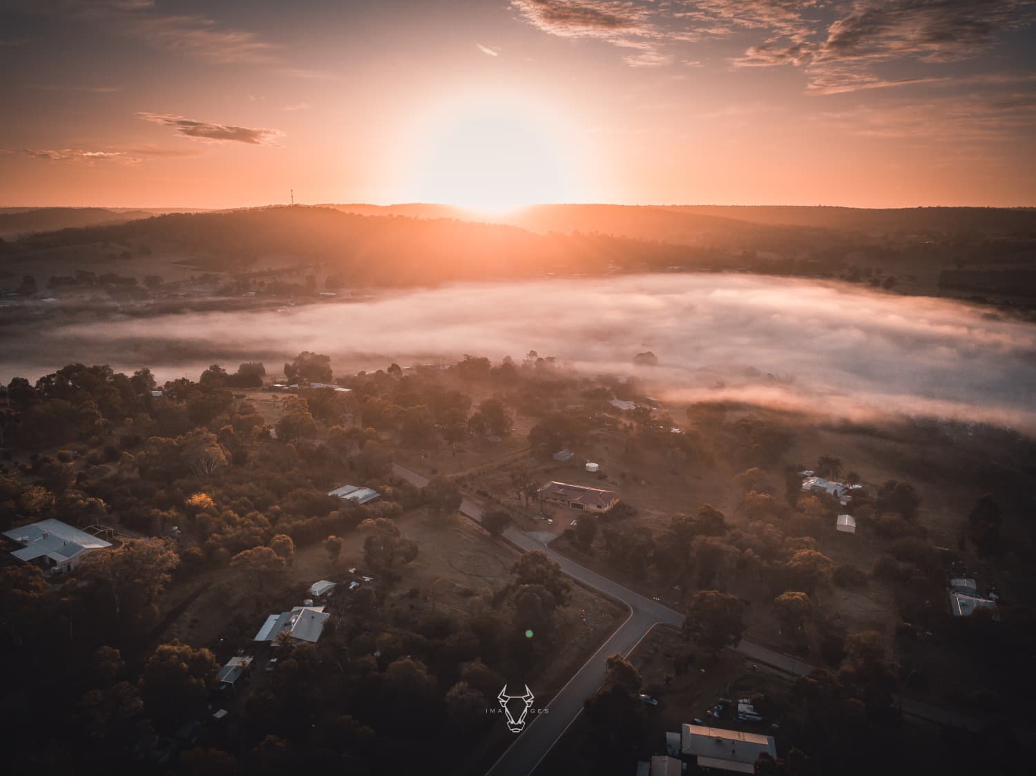 Romantic couples retreat near Perth - sunrise over valley