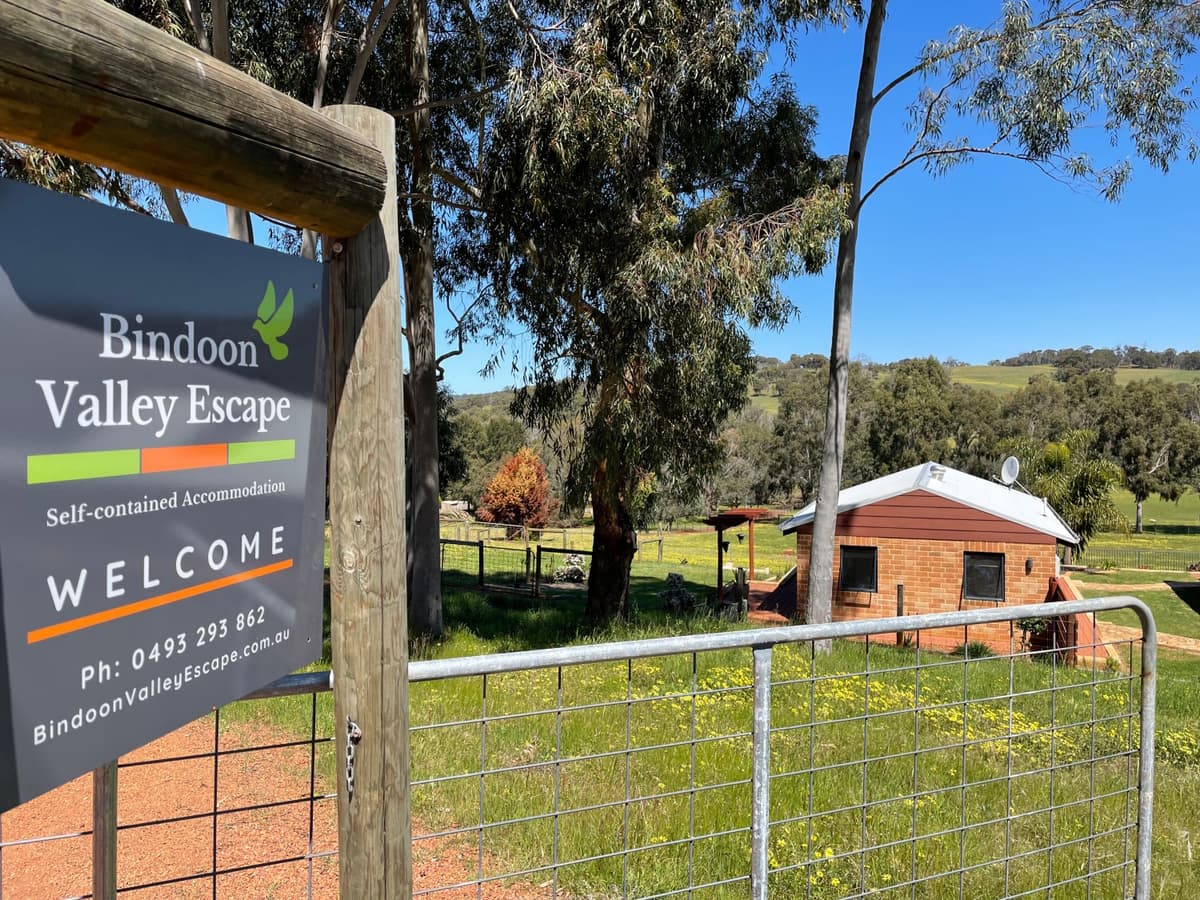 Spacious grounds at Bindoon Valley Escape, perfect for families visiting Outback Splash
